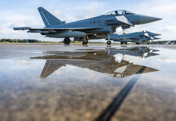 俄军无人机突闯领空，北约战机紧急升空拦截！