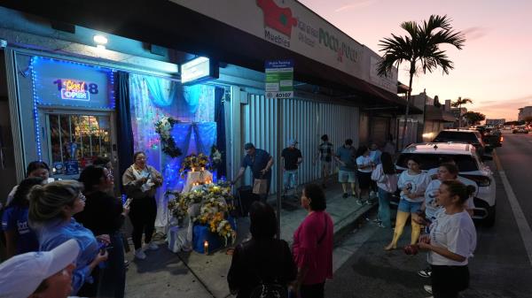 尼加拉瓜民众在迈阿密庆祝圣母节，虽身处异国他乡却心系故土与现居地的忧虑